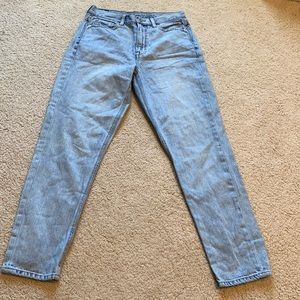 American Eagle Mom Jean